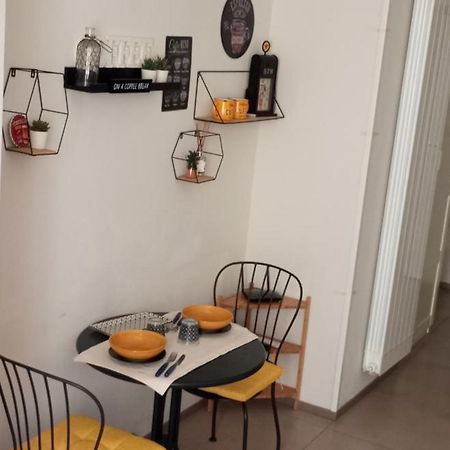 Holidaystudio Appartamento In Centro Salerno Eksteriør bilde