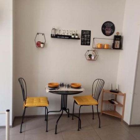 Holidaystudio Appartamento In Centro Salerno Eksteriør bilde