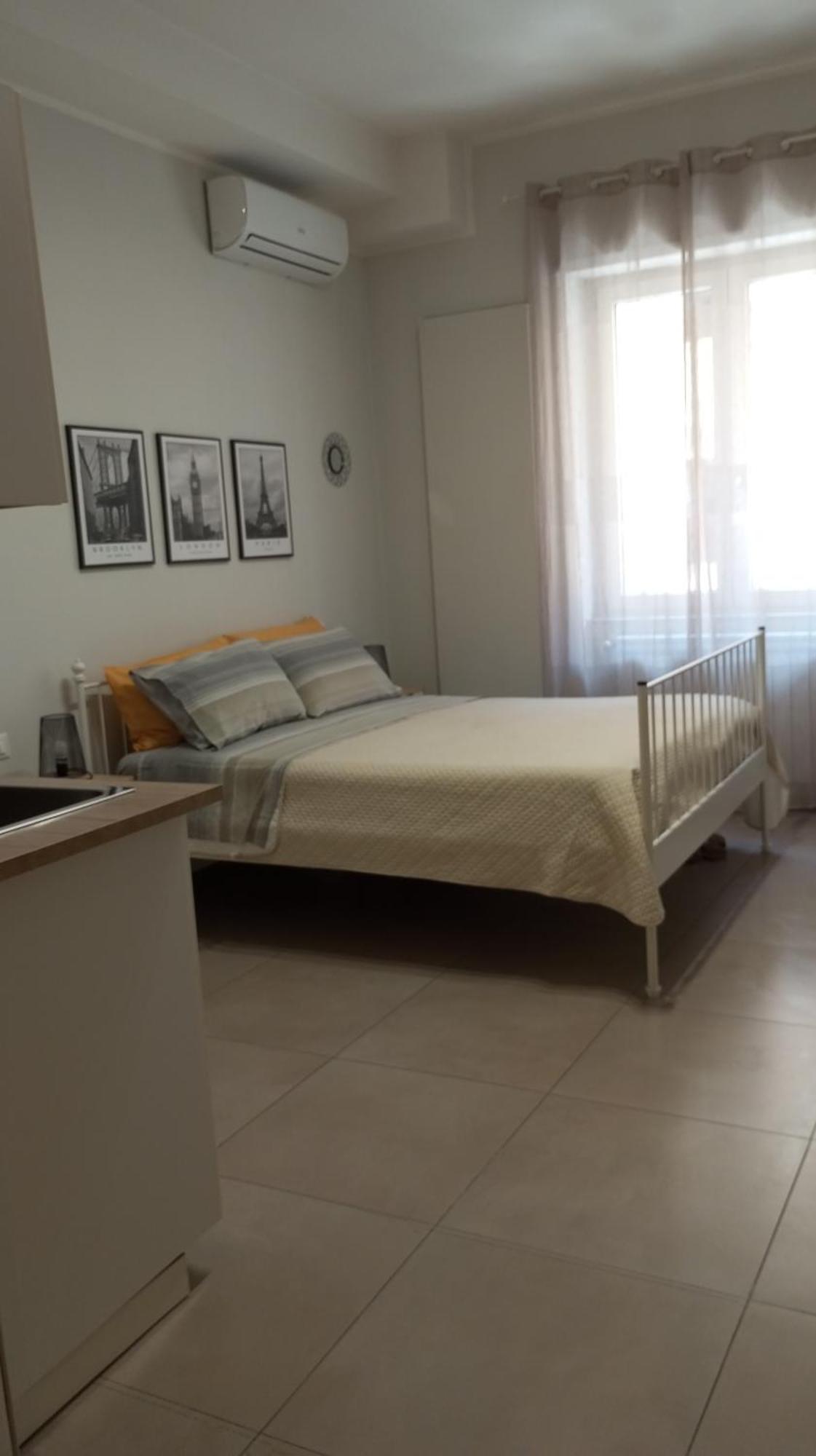 Holidaystudio Appartamento In Centro Salerno Eksteriør bilde