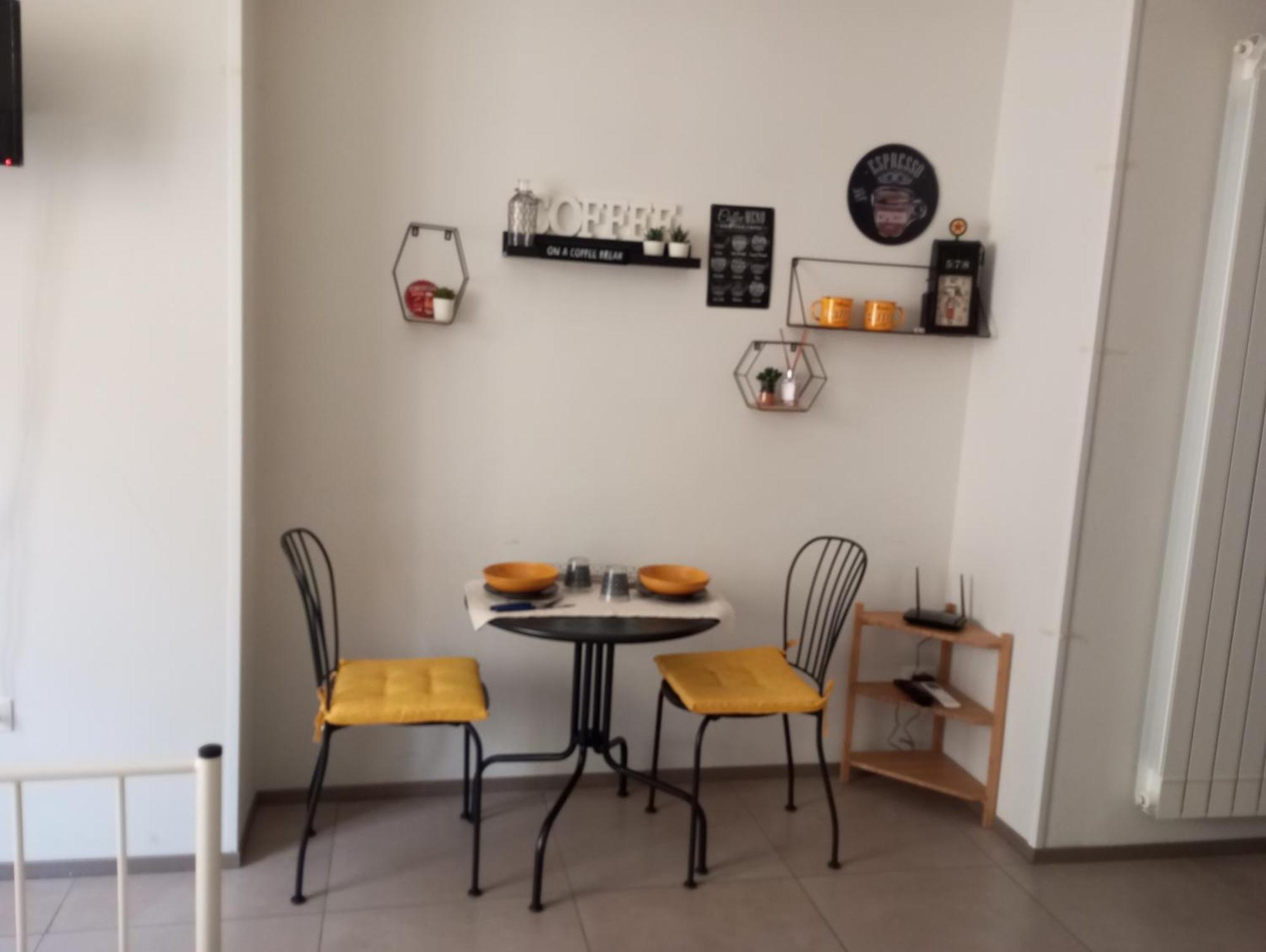 Holidaystudio Appartamento In Centro Salerno Eksteriør bilde