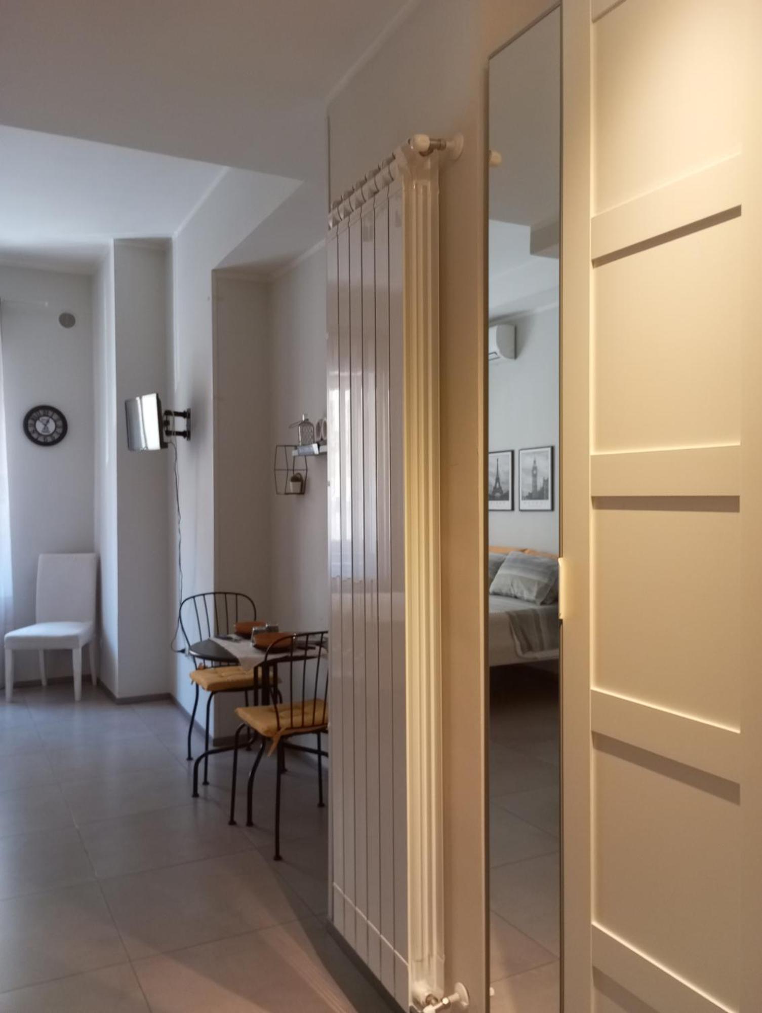Holidaystudio Appartamento In Centro Salerno Eksteriør bilde